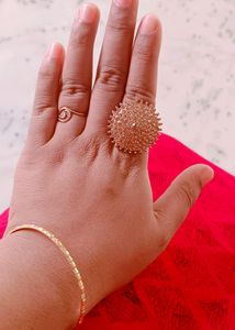 Elegant Hand Ring
