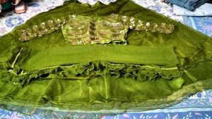 New Bollywood Stayle Beautiful Lahenga Dress Ne