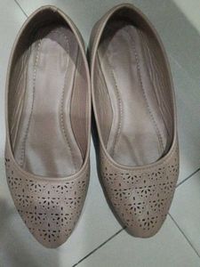 heavily used Beige Ballerinas