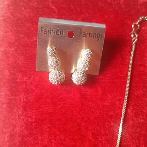 Sparkling Silver Tone AD Necklace &amp; Earring Set