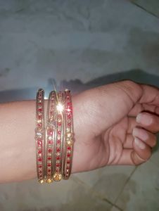 4 Bangles Set Looks Like New