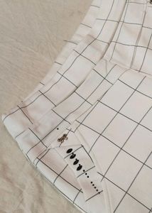 BRAND NEW WHITE JEGGINGS