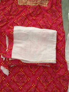 Red Colour Chunari Kurta Set With Dupatta