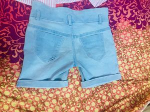 Combo Of Shirt And Shorts🌷(No Coins)