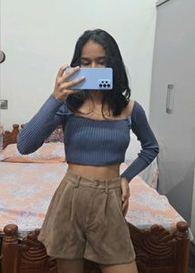 Cute Blue Crop Top & Brown Shorts