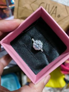 Giva Sunburst Elegant Round Cut Ring