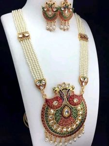 Elegant Pearl Necklace &amp; Earring Set