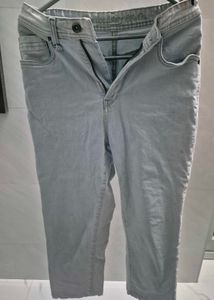 2 Cropped Jeans