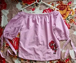Pink Gingham Top with Floral Embroidery 🌷