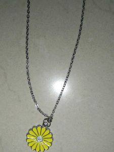Pretty Charm Chain 😍🤍 Sunflower Locket 🌻