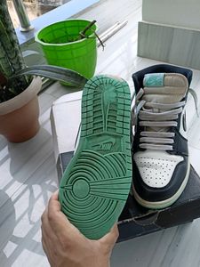 Nike Jordan 1 Mid With Box ,Size- 5 - 5.5 /