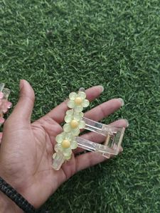 Korean Clips Clutches Flower Design (Pack Of 1)