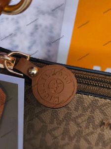 Michael Kors Bag comes with premium packaging