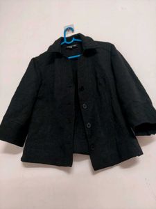 Chic Black Texture 3/4 Sleeve Blazer in small size