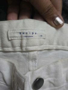 Off-White Distressed Jeans