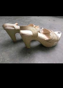 Women Kurta With Sandle