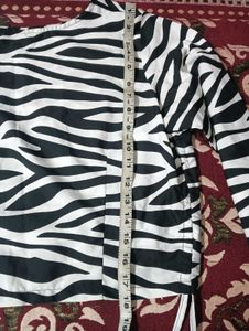 Zebra Print New Top 🤍🖤