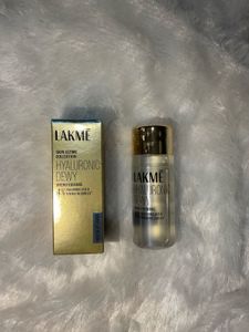 Lakme Hyaluronic Dewy Micro-Essence