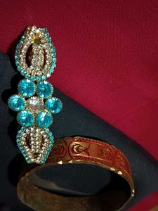 Bangle And Stones Clip