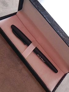 Submarine's Expensive Fountain Pen 🖋️