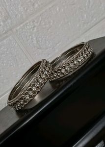 Elegant Bangle Set