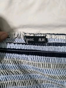 H&amp;M Stretchable Top