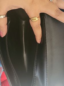 Black Handbag With Sling