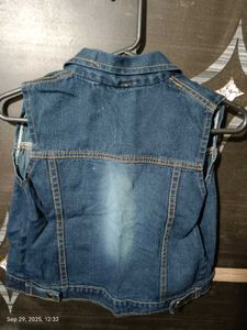 Denim Sleeveless Vest Jacket 🧥