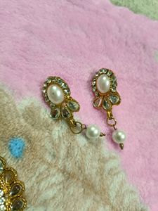 Neckpiece/Necklace With Earrings