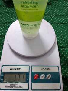 Simple Refreshing Facial Wash