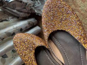 Rose gold Glittery juttis