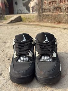 Air Jordan 4 Retro - Classic Style