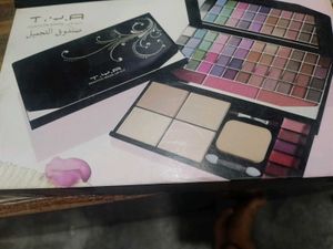 Make up kit