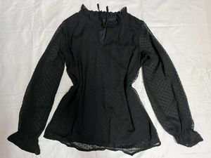 Elegant Black Sheer Sleeve Top 🖤♠️👸