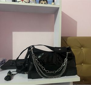 ♠️Black Chain Detail Shoulder Bag🕸️🕷️