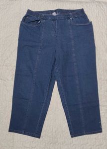 Women Capri Size 32/34