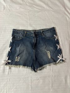 bow shorts