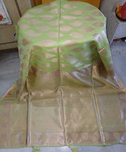 Green Linen Zari Saree