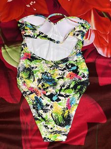 Very Pretty swimwear😍