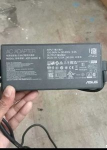 LENOVO LAPTOP CHARGER NEW AND ORIGINAL 135 WATT