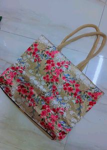 BIG Hand Bag In New Condition