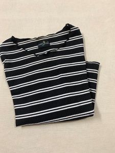 Fit Black Lineing Top