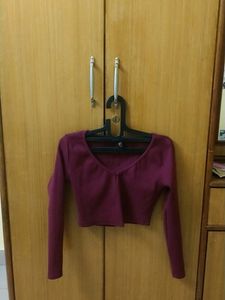 Ribbed Full Sleeves Crop Top