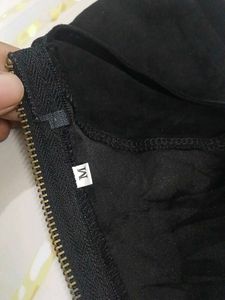 (1300)Black Halter Crop Top