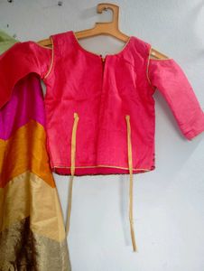 Kids Pink Embellished Lehanga Choli Set With Duppt