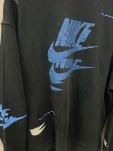 Nike Graphic Sweatshirt