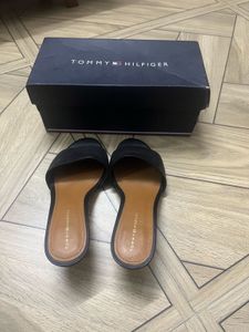 Authentic Tommy Hilfiger Leather Slim Heels