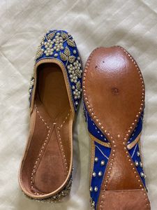 Blue Embellished Juttis