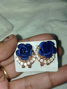very beautiful stone studs earring