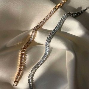 Luna&#39;s Eternal Bracelet